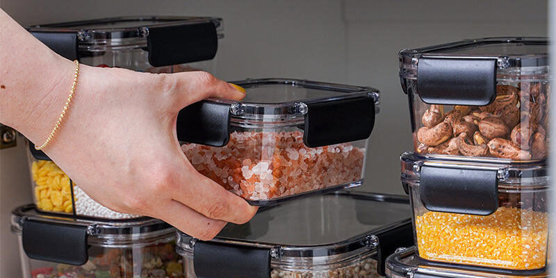 plastic food storage box with sealed lid