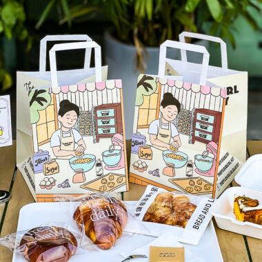 paper bakery bag with logo